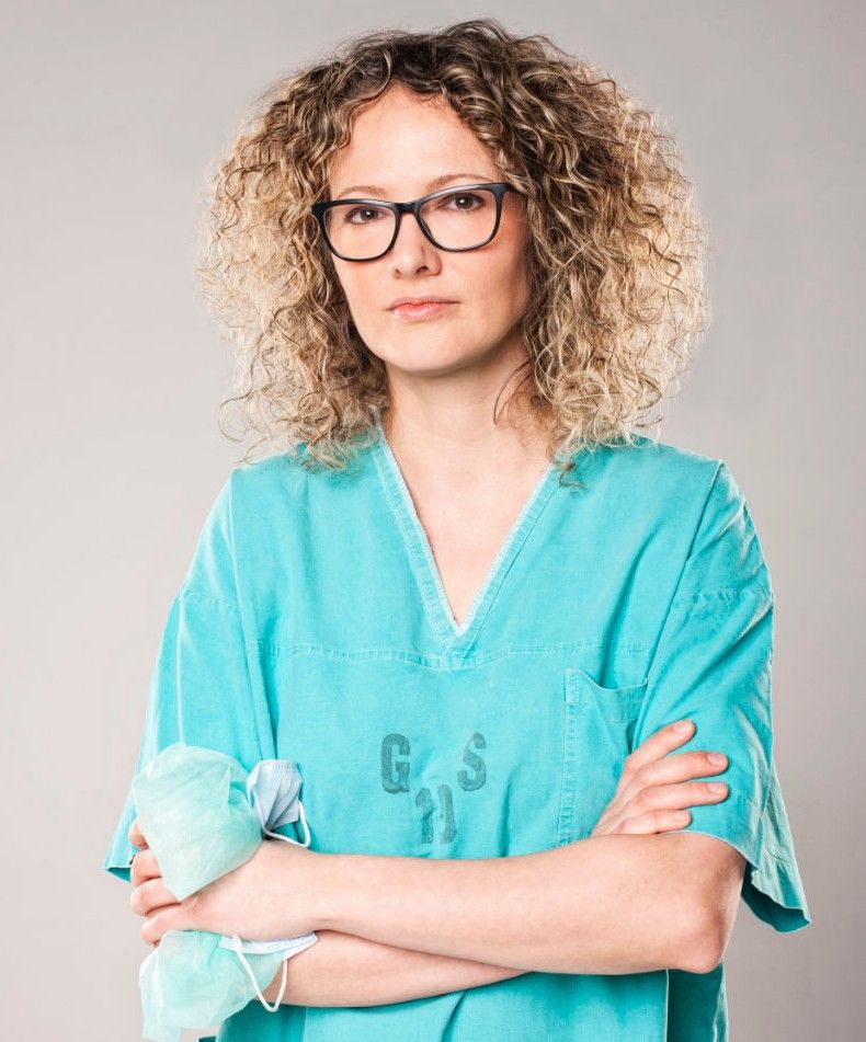 Lek. med. Marta Mączka w stroju chirurgicznym